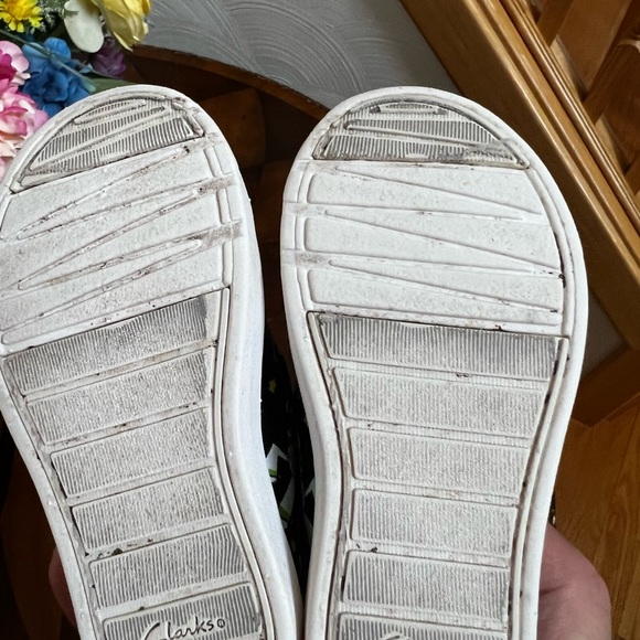 Almost new unisex sneakers for 2 year old - Picture 2 of 3